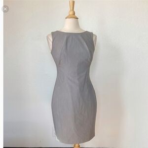 VENUS Sleek Sleeveless Midi Sheath Dress in Gray